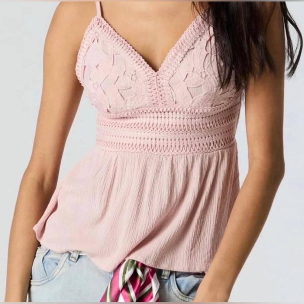 SWS Pink Crochet Top Size M NWOT